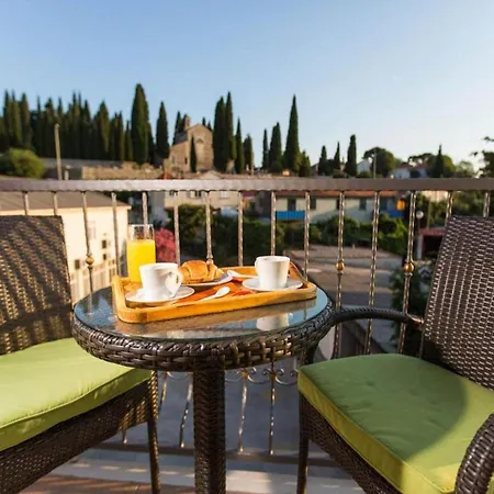 4B Apartments - One Bedroom Apartment With Terrace *